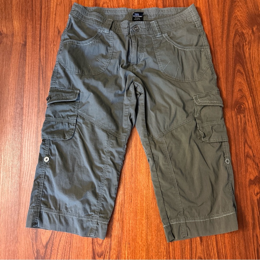 KUHL Olive Green Lightweight Mid Rise Cropped Hiking Cargo Pants